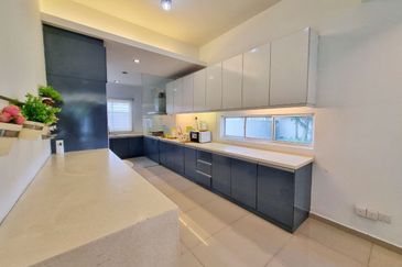 Corner Lot Facing Open 3 Storey For Sale 