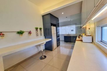 Corner Lot Facing Open 3 Storey For Sale 