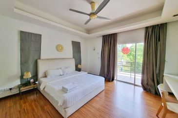 Corner Lot Facing Open 3 Storey For Sale 