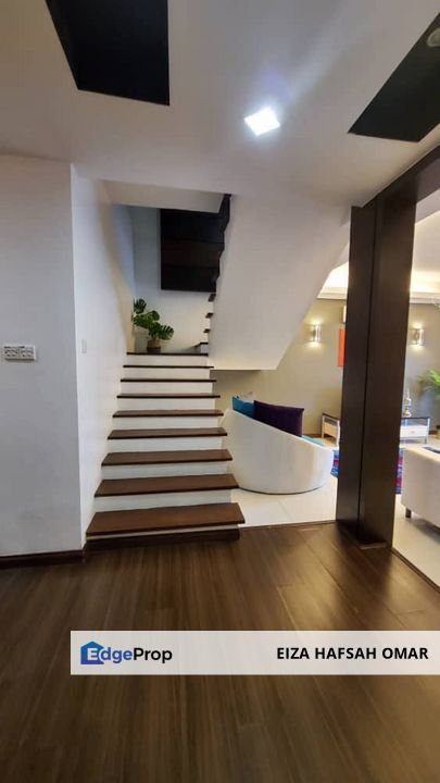 Fully Renovated 2.5 Storey Terrace For Sale , Selangor, Kota Damansara