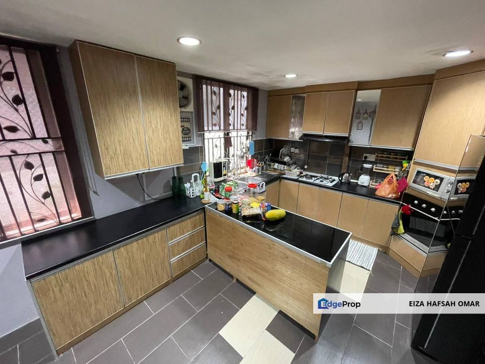 Facing Open Renoved & Extend Double Storey Superlink Seksyen U9 For Sale , Selangor, Shah Alam