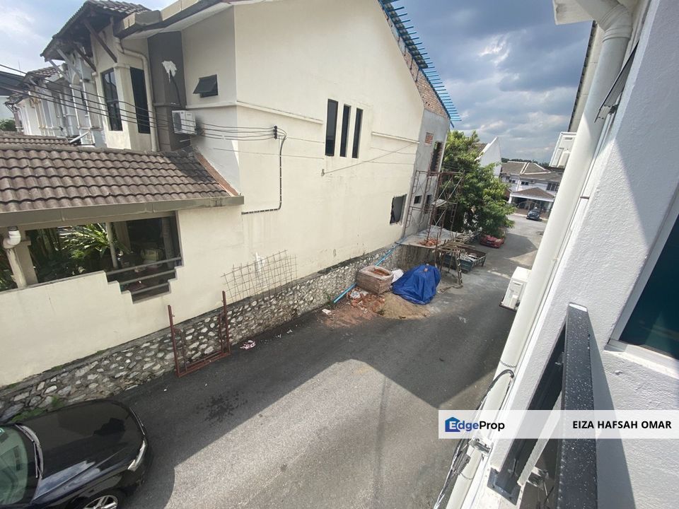 End Lot Double Storey For Sale , Selangor, Seri Kembangan