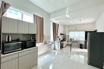 MYDiva, Perdana Lakeview East