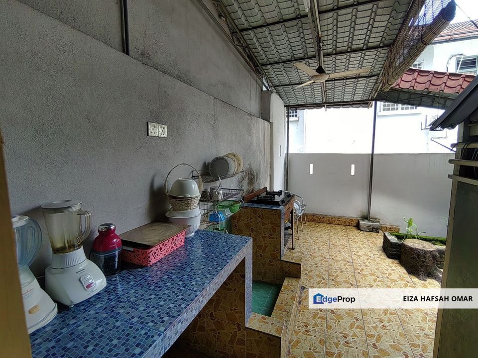 Taman Puncak Jalil Seri Kembangan Selangor Doubled Storey Good Location & Facing Open , Selangor, Seri Kembangan