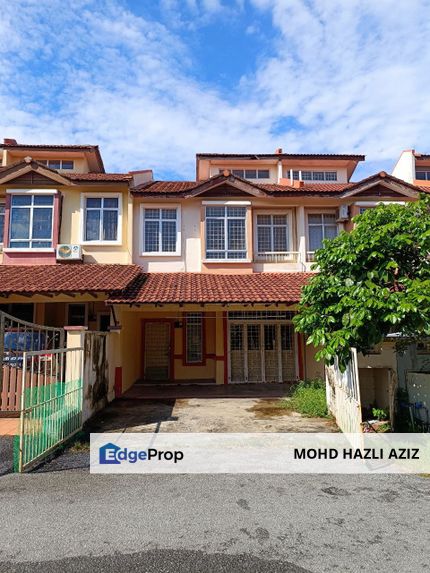 Highly Nego Double Storey Taman Ixora Bandar Baru Salak Tinggi, Selangor, Sepang