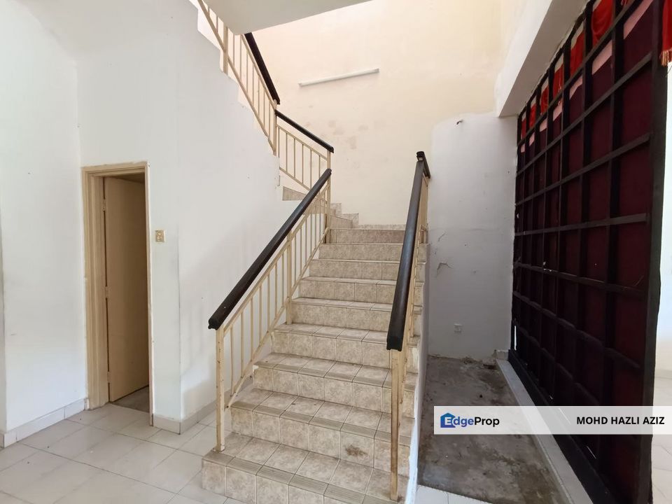 Highly Nego Double Storey Taman Ixora Bandar Baru Salak Tinggi, Selangor, Sepang