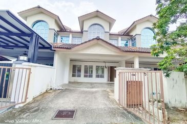 Taman Seroja, Bandar Baru Salak Tinggi