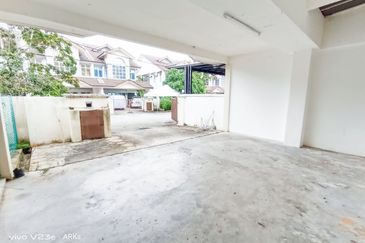 Taman Seroja, Bandar Baru Salak Tinggi