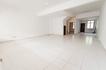 Taman Seroja, Bandar Baru Salak Tinggi