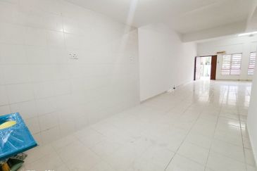 Taman Seroja, Bandar Baru Salak Tinggi