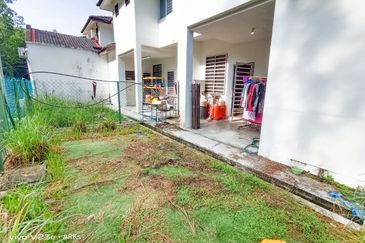 Taman Seroja, Bandar Baru Salak Tinggi