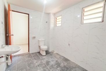 Taman Seroja, Bandar Baru Salak Tinggi