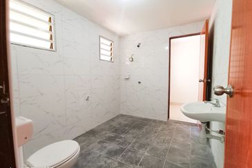 Taman Seroja, Bandar Baru Salak Tinggi