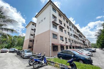 Pangsapuri Seri Suria