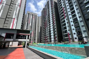 Brand New Residensi Mutiara Kajang 2 ( 2 Lot Parking )