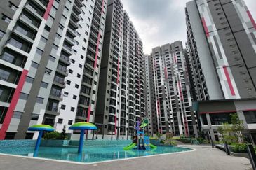 Brand New Residensi Mutiara Kajang 2 ( 2 Lot Parking )