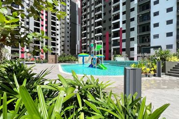 Brand New Residensi Mutiara Kajang 2 ( 2 Lot Parking )