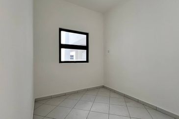 Brand New Residensi Mutiara Kajang 2 ( 2 Lot Parking )