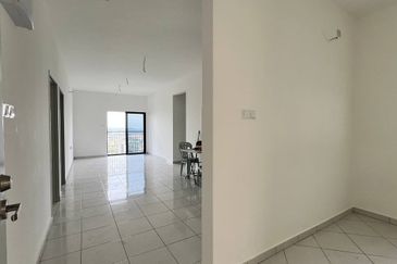 Brand New Residensi Mutiara Kajang 2 ( 2 Lot Parking )