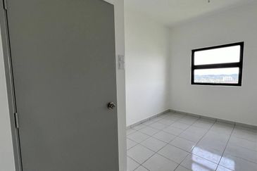 Brand New Residensi Mutiara Kajang 2 ( 2 Lot Parking )