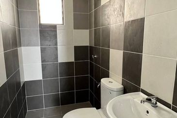 Brand New Residensi Mutiara Kajang 2 ( 2 Lot Parking )