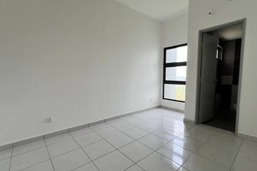 Brand New Residensi Mutiara Kajang 2 ( 2 Lot Parking )