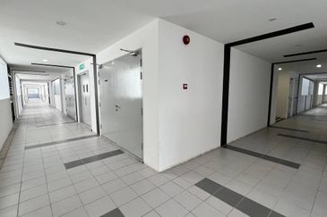 Brand New Residensi Mutiara Kajang 2 ( 2 Lot Parking )