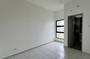 Brand New Residensi Mutiara Kajang 2 ( 2 Lot Parking )