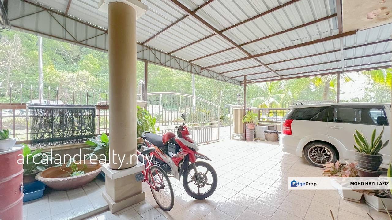 Endlot Double Storey  (RENOVATED)  Desa Melati Nilai, Negeri Sembilan, Nilai