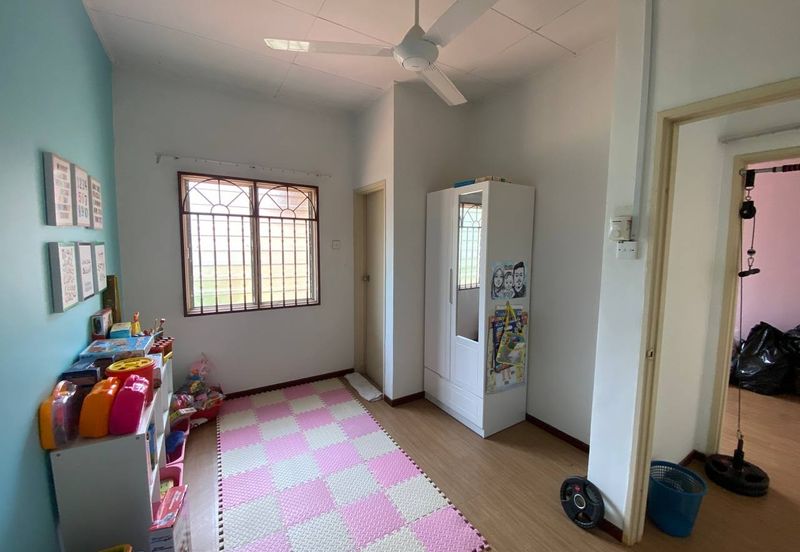 Corner Lot, Double Storey Terrace, Taman Desaria, Nilai, Negeri Sembilan