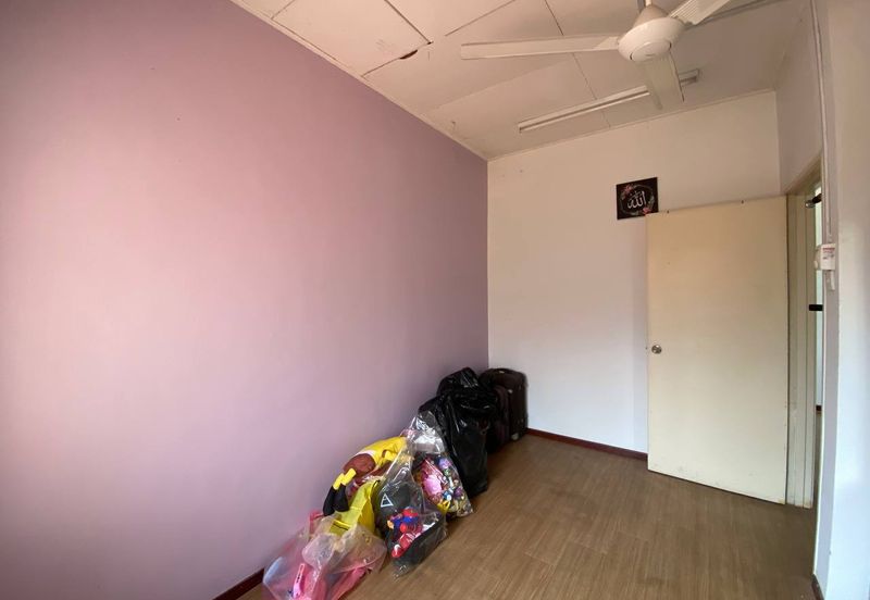 Corner Lot, Double Storey Terrace, Taman Desaria, Nilai, Negeri Sembilan