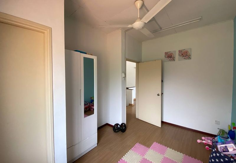 Corner Lot, Double Storey Terrace, Taman Desaria, Nilai, Negeri Sembilan