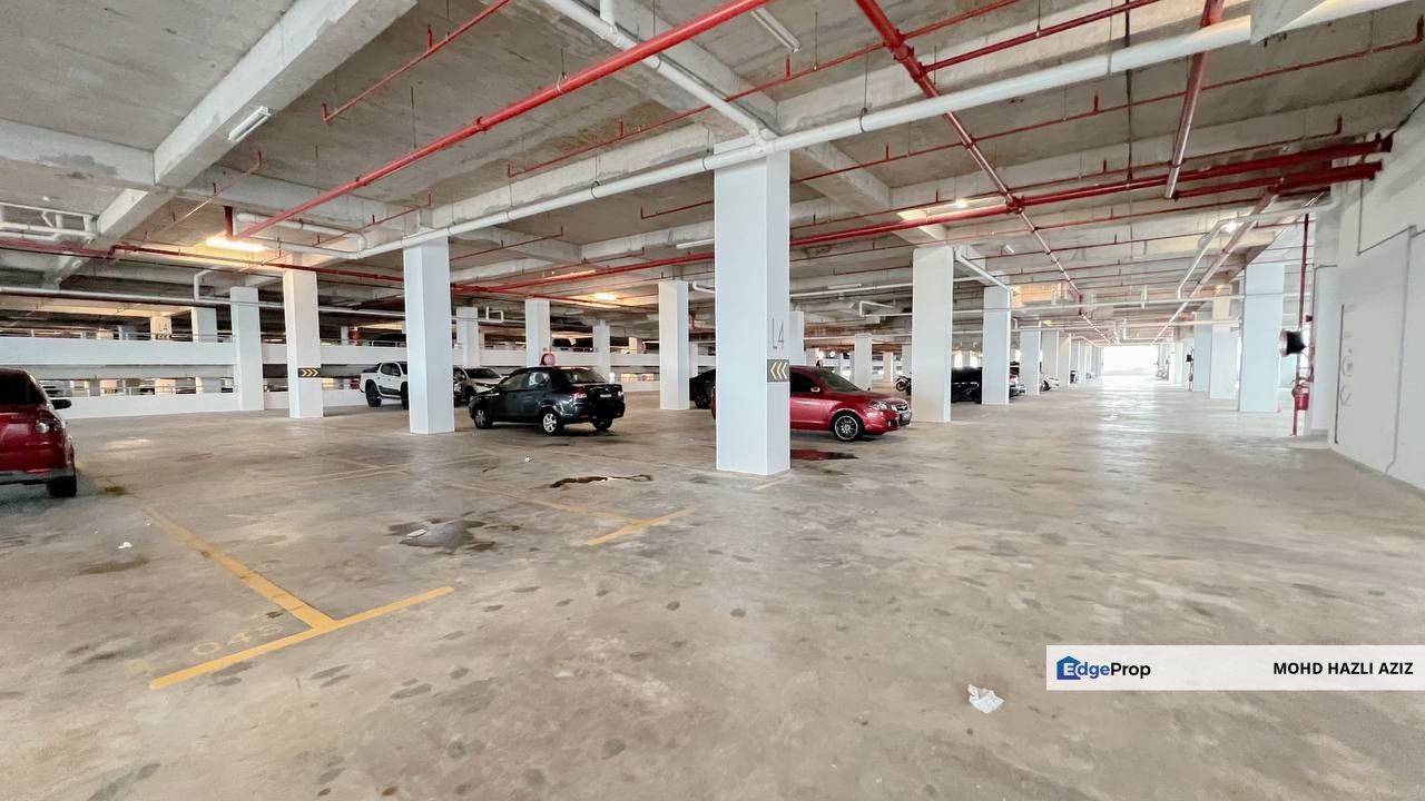 Corner Unit-Alanis Service Residence Kota Warisan. , Selangor, Sepang