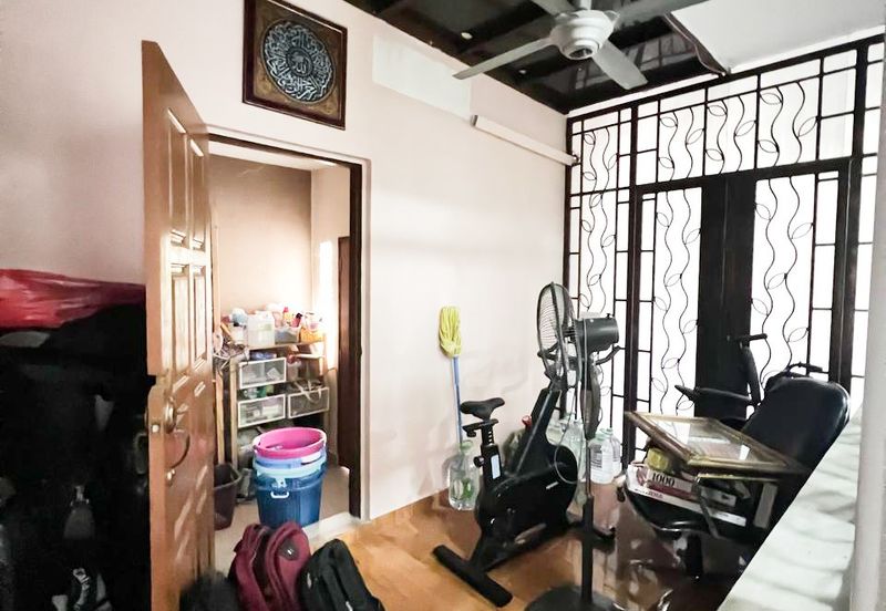 Perdana Lakeview East