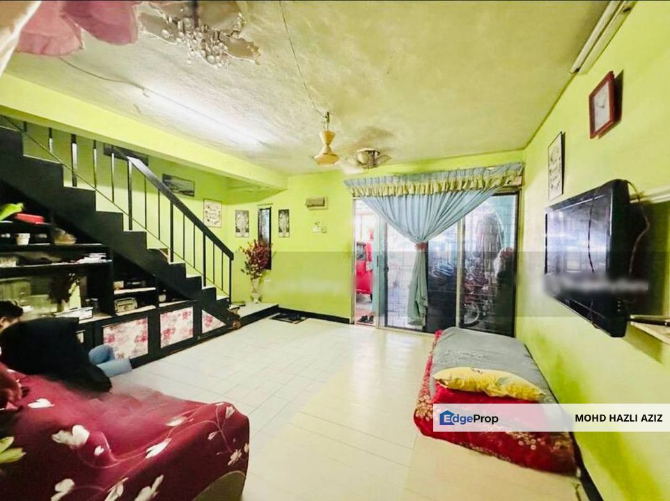 Double Storey Terrace (INT) Taman Koperasi Polis Fasa 2 Batu Caves Kuala Lumpur, Kuala Lumpur, Gombak