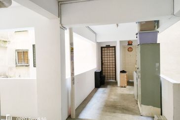 Menara Jade (Jade Tower), Taman Bukit Indah