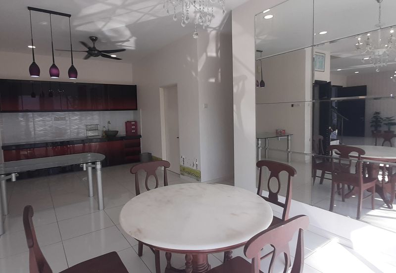 Emerald Garden, Kota Emerald