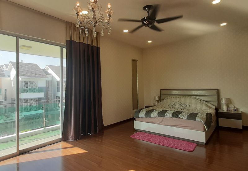 Emerald Garden, Kota Emerald