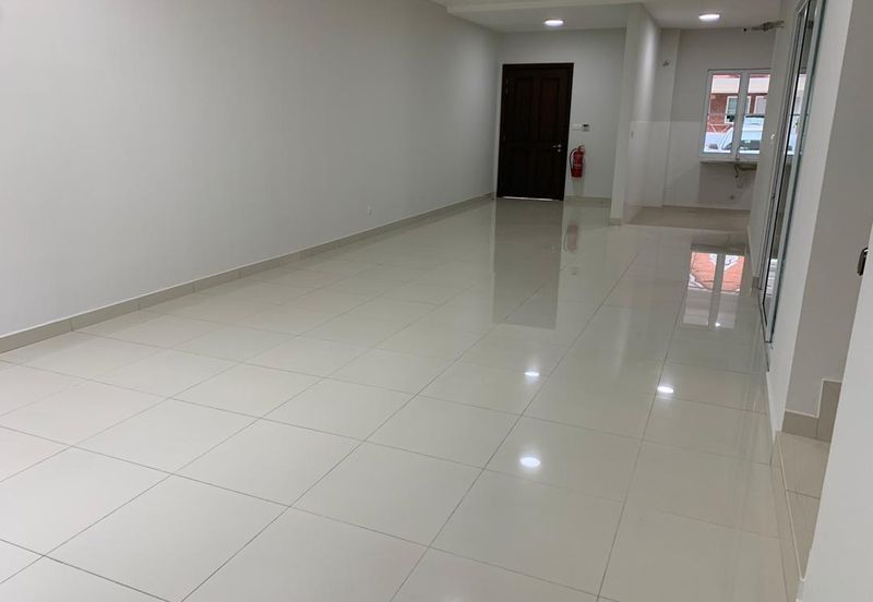 Charming Essex, Setia Eco Templer