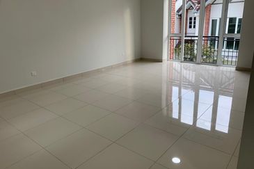 Charming Essex, Setia Eco Templer