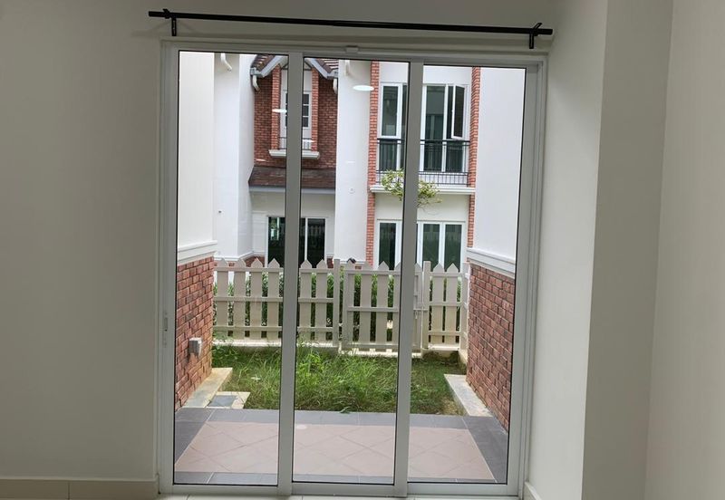 Charming Essex, Setia Eco Templer