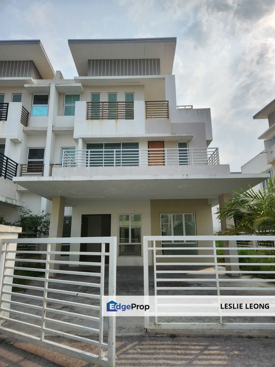 Regency Parc basic unit for rent,saujana Rawang , Selangor, Rawang