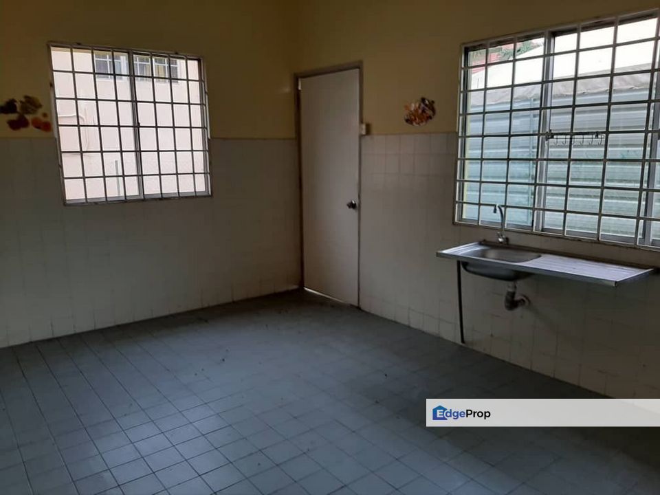 Bungalow Taman Sri Hijau Rawang,near KTM, Selangor, Rawang