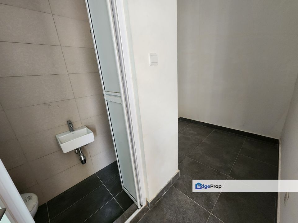 3 storey 24x95sf Lancsahire Phase 2 Dolomite Templer Selayang Rawang For Sale, Selangor, Rawang