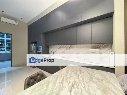 Fully Renovated 3 storey Dolomite Templer Rawang, Selangor, Rawang