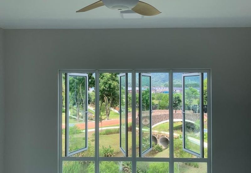 Charming Essex, Setia Eco Templer