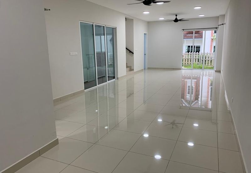 Charming Essex, Setia Eco Templer