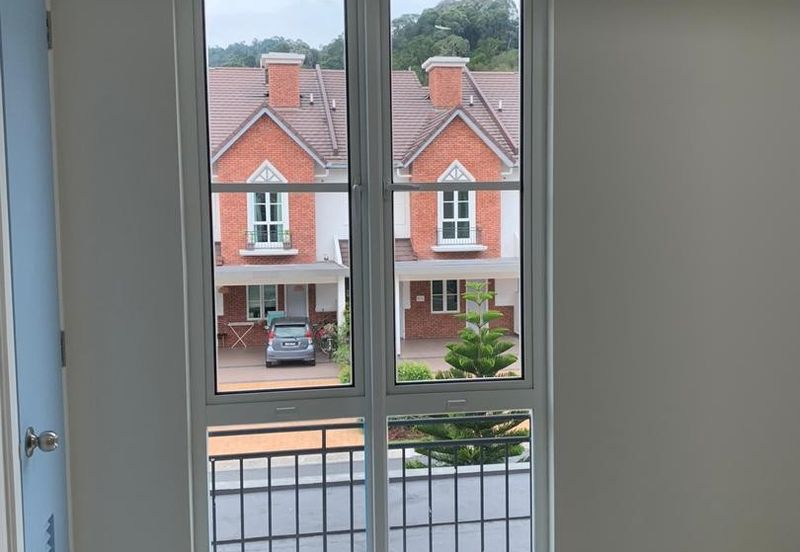 Charming Essex, Setia Eco Templer