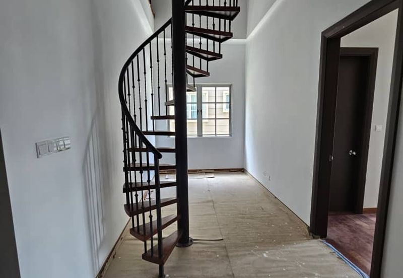 Charming Essex, Setia Eco Templer