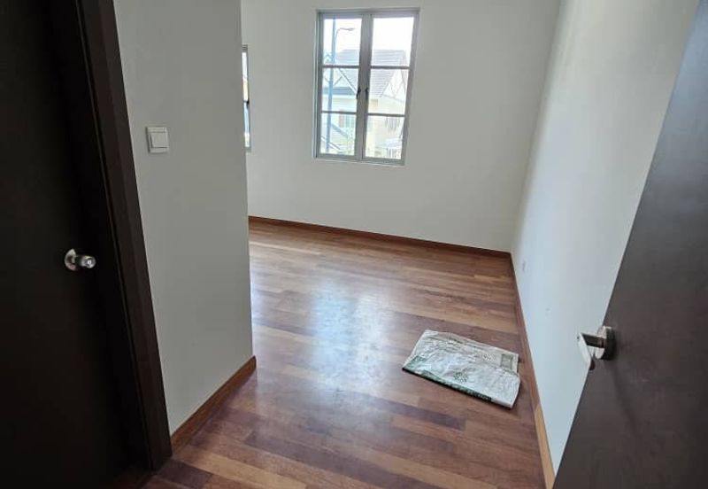 Charming Essex, Setia Eco Templer